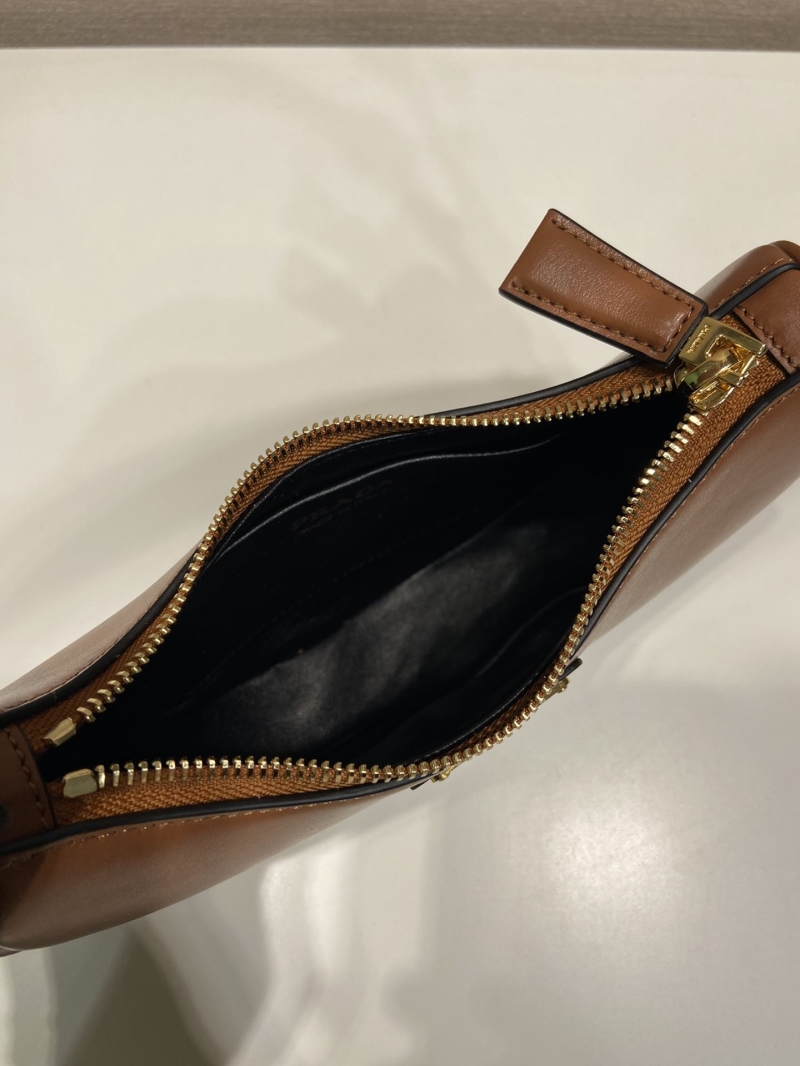 Pra*a hobo bags